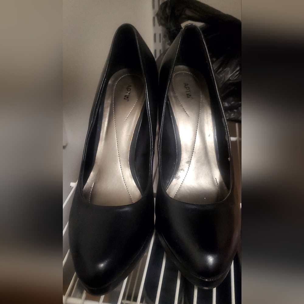 Apt. 9 Women's Classic Black Heels